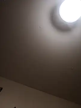 Snapshot of CaatHot chatting on 12-15-24, 12:29 CaatHot online show from 12-15-24, 12:29