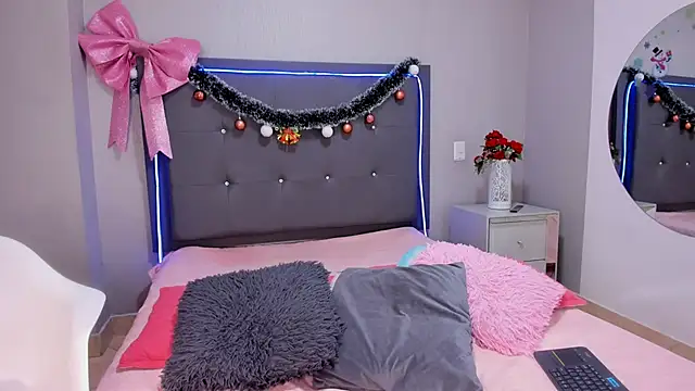 emma lye online show from 12-18-25, 08:48