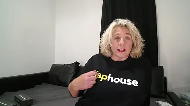 CamillaCreampie online show from 10-15-25, 07:58