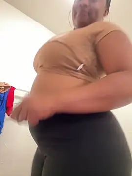 Prettynthick12 online show from 06-11-26, 01:20
