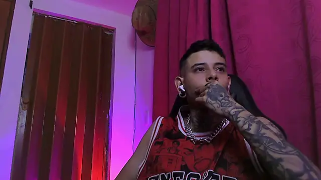 Snapshot of Ceder-Calistenes chatting on 11-11-25, 07:08 Ceder-Calistenes online show from 11-11-25, 07:08