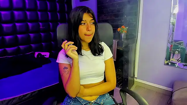 UnderBaby  online show from 09-20-25, 03:07