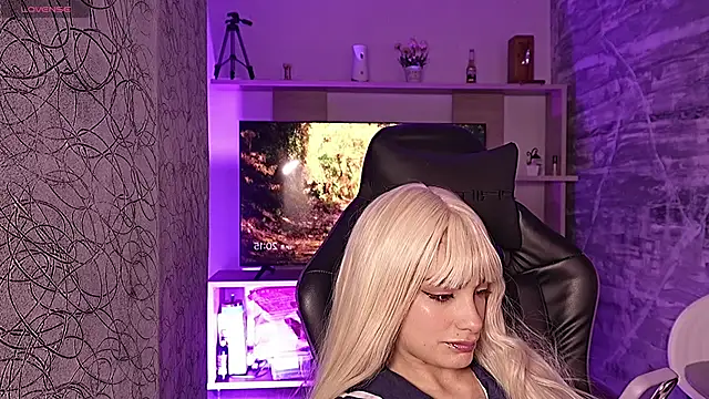 Melany Luv online show from 02-25-26, 01:15