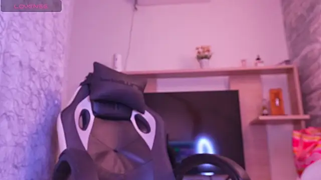 Melany Luv online show from 04-13-26, 09:09