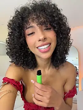 Snapshot of OSHUN_ chatting on 05-17-26, 06:15 OSHUN online show from 05-17-26, 06:15
