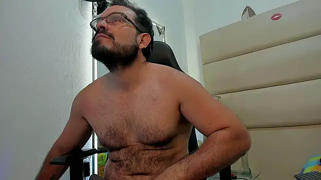 Snapshot of SbasTone_Muscle chatting on 11-12-25, 11:54 SbasTone Muscle online show from 11-12-25, 11:54