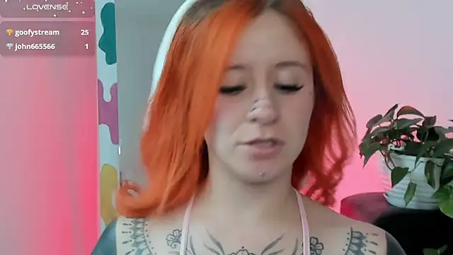 Snapshot of Daarlene chatting on 03-12-25, 10:07 Daarlene online show from 03-12-25, 10:07