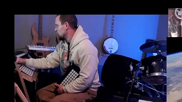 Snapshot of itsjameswebbscope chatting on 02-19-26, 05:20 itsjameswebbscope online show from 02-19-26, 05:20