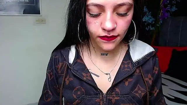 Violettasquirt online show from 02-18-26, 01:40