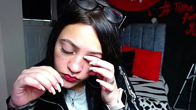 Violettasquirt online show from 03-24-26, 02:00