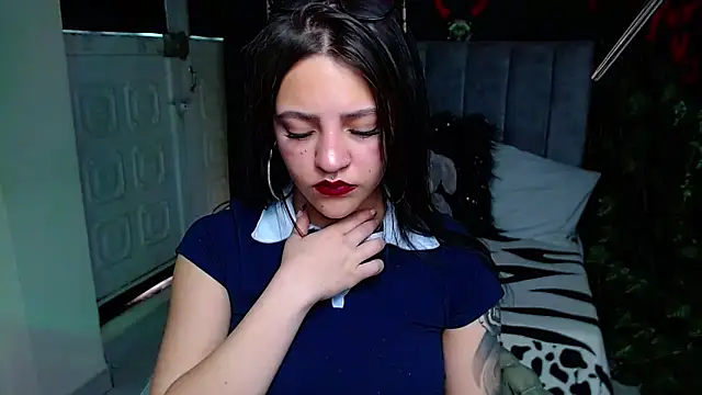 Snapshot of Violettasquirt chatting on 04-28-26, 01:38 Violettasquirt online show from 04-28-26, 01:38