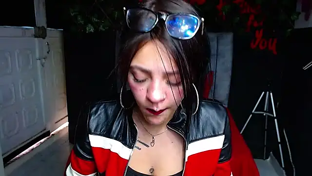 Snapshot of Violettasquirt chatting on 05-09-26, 01:49 Violettasquirt online show from 05-09-26, 01:49