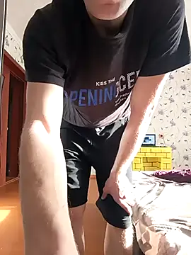 Snapshot of red_red00 chatting on 03-06-25, 01:24 red red00 online show from 03-06-25, 01:24