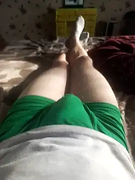 Snapshot of red_red00 chatting on 03-09-25, 12:42 red red00 online show from 03-09-25, 12:42