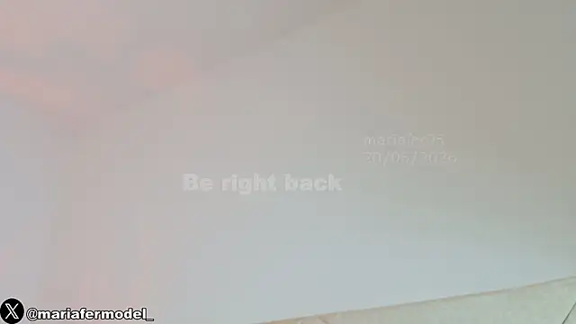 Snapshot of Mariafer05 chatting on 05-20-26, 04:02 Mariafer05 online show from 05-20-26, 04:02