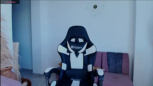 Snapshot of -Sofii_ chatting on 07-06-26, 08:22 -Sofii online show from 07-06-26, 08:22