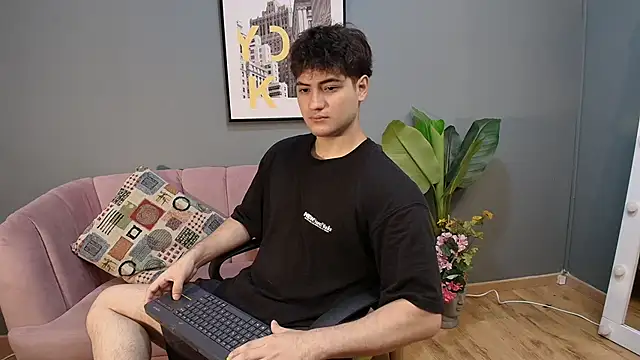 Snapshot of Mark_Evans1_ chatting on 01-13-25, 02:32 Mark Evans1  online show from 01-13-25, 02:32