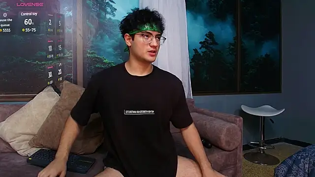 Snapshot of Mark_Evans1_ chatting on 02-12-25, 02:56 Mark Evans1  online show from 02-12-25, 02:56