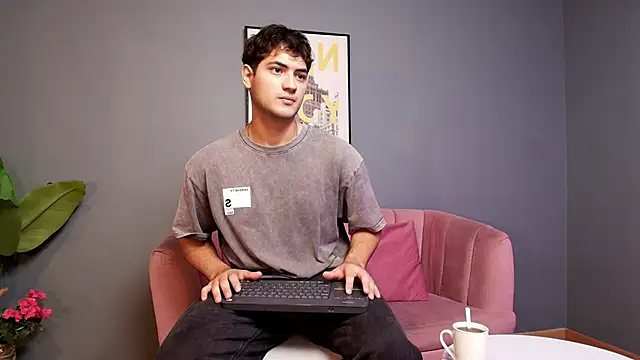 Snapshot of Mark_Evans1_ chatting on 11-06-25, 03:02 Mark Evans1 online show from 11-06-25, 03:02