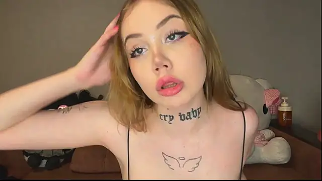 Snapshot of hanna_cry_baby chatting on 02-10-26, 08:24 hanna cry baby online show from 02-10-26, 08:24