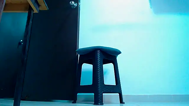 Snapshot of mastersmits chatting on 02-13-26, 03:57 mastersmits online show from 02-13-26, 03:57