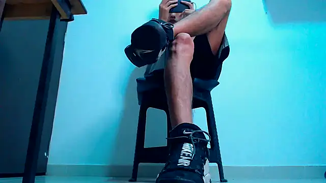 Snapshot of mastersmits chatting on 02-21-26, 12:44 mastersmits online show from 02-21-26, 12:44