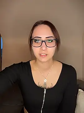 TheRealNyxa online show from 04-11-26, 06:12