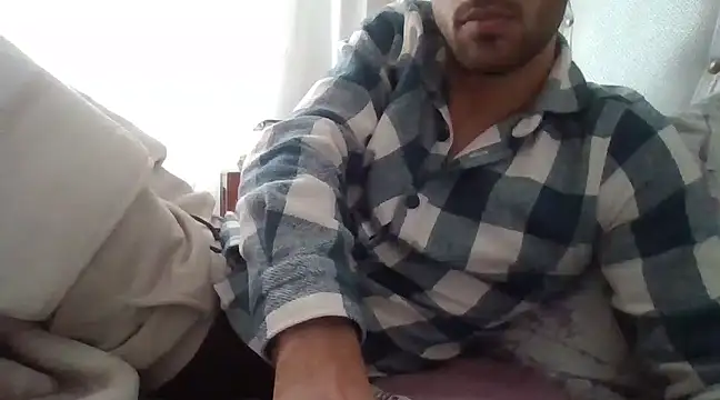 Snapshot of Crazyturko07 chatting on 02-12-25, 09:31 Crazyturko07 online show from 02-12-25, 09:31