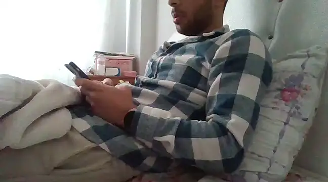 Snapshot of Crazyturko07 chatting on 02-15-25, 06:12 Crazyturko07 online show from 02-15-25, 06:12