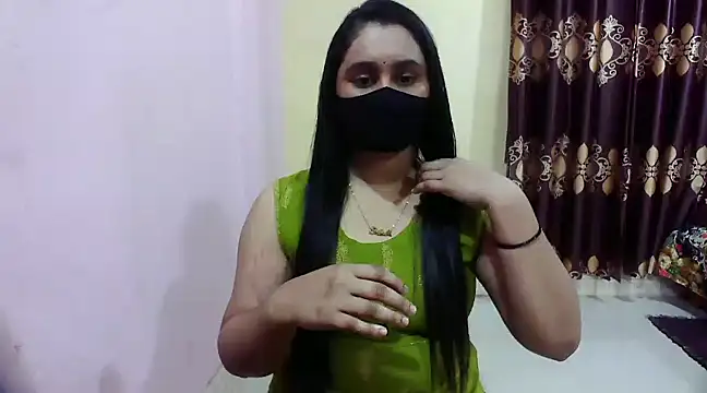 Snapshot of LovelyRose69 chatting on 12-30-24, 06:38 LovelyRose69 online show from 12-30-24, 06:38