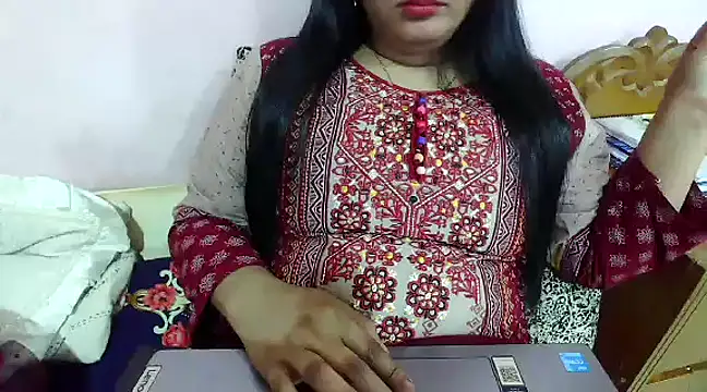 Snapshot of LovelyRose69 chatting on 01-05-25, 07:39 LovelyRose69 online show from 01-05-25, 07:39