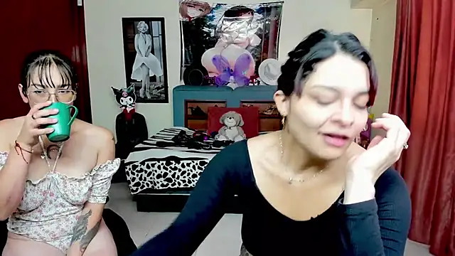 Snapshot of jeyloveebony chatting on 11-06-25, 01:45 jeyloveebony online show from 11-06-25, 01:45