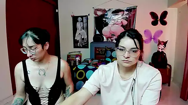 Snapshot of jeyloveebony chatting on 11-10-25, 01:21 jeyloveebony online show from 11-10-25, 01:21