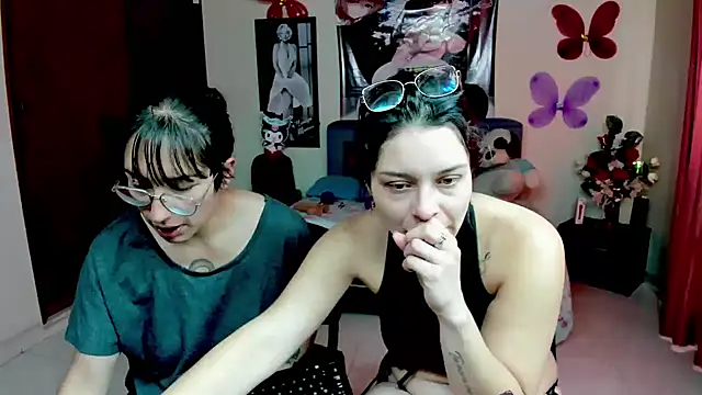 Snapshot of jeyloveebony chatting on 11-25-25, 01:44 jeyloveebony online show from 11-25-25, 01:44