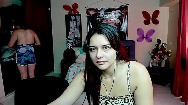 Snapshot of jeyloveebony chatting on 11-26-25, 01:34 jeyloveebony online show from 11-26-25, 01:34