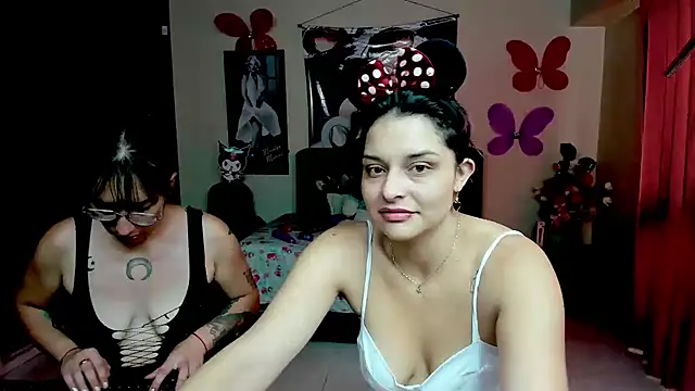 Snapshot of jeyloveebony chatting on 11-28-25, 01:58 jeyloveebony online show from 11-28-25, 01:58