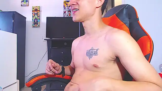 ADAM HOT online show from 03-10-26, 07:52