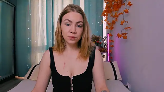 InsatiableFoxX online show from 09-29-25, 05:56