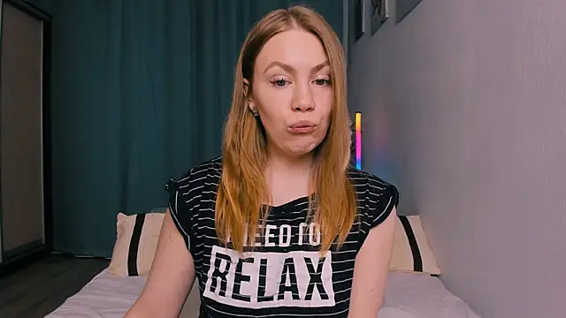 InsatiableFoxX online show from 04-08-26, 09:15