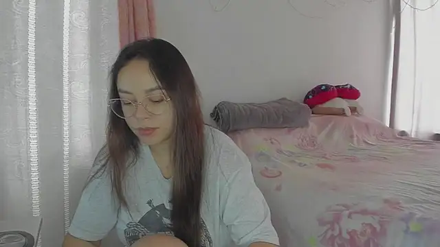 Snapshot of HARLEYNAPIER chatting on 07-14-26, 03:07 HARLEYNAPIER online show from 07-14-26, 03:07