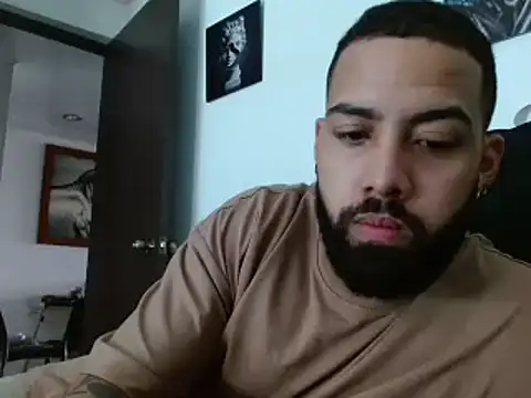 Snapshot of Hendry_ chatting on 12-21-24, 08:32 Hendry online show from 12-21-24, 08:32