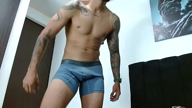 Snapshot of Hendry_ chatting on 01-30-25, 01:33 Hendry online show from 01-30-25, 01:33