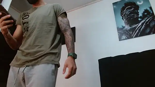 Snapshot of Hendry_ chatting on 03-22-25, 02:16 Hendry online show from 03-22-25, 02:16