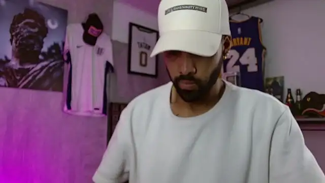 Snapshot of Hendry_ chatting on 12-20-25, 01:45 Hendry online show from 12-20-25, 01:45