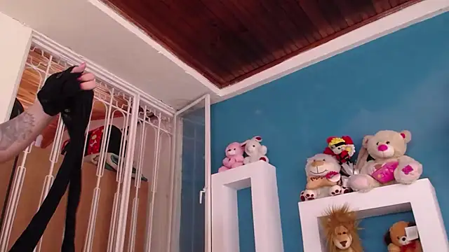 Cuty sexy hot online show from 12-14-25, 11:37