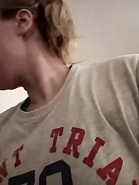 Snapshot of Teagan_B chatting on 01-17-25, 08:11 Teagan B online show from 01-17-25, 08:11