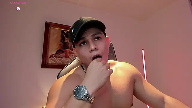 Snapshot of RoyConstance chatting on 07-18-26, 04:22 RoyConstance online show from 07-18-26, 04:22