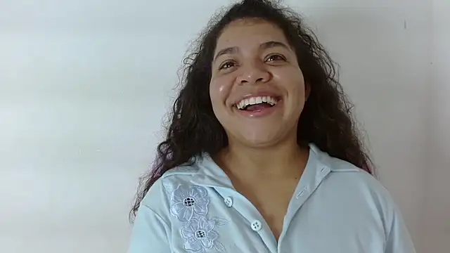 yulissa18 online show from 01-22-25, 04:44