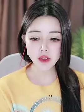 Qiaoqiao  online show from 01-07-25, 05:09