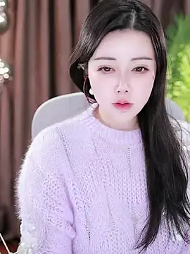 Qiaoqiao  online show from 01-13-25, 07:21